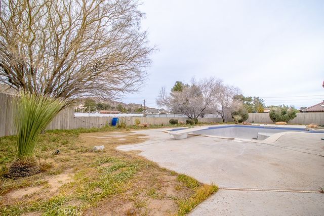 20376 Tonawanda, Apple Valley, CA 92307