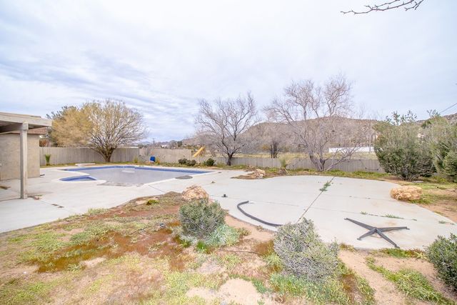 20376 Tonawanda, Apple Valley, CA 92307