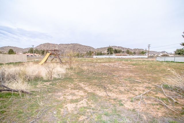 20376 Tonawanda, Apple Valley, CA 92307