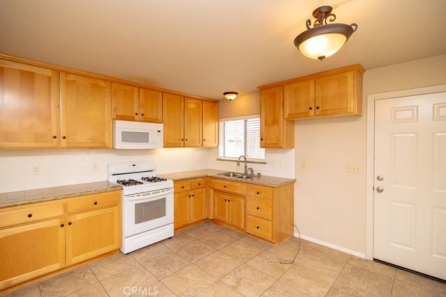 20376 Tonawanda, Apple Valley, CA 92307