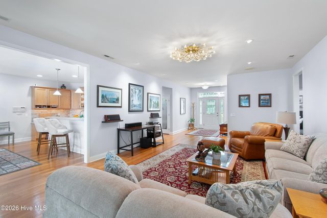 3302 Sawgrass Circle SE, Southport, NC 28461