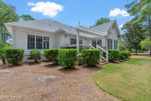 3302 Sawgrass Circle SE, Southport, NC 28461