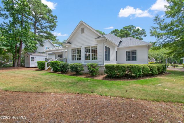 3302 Sawgrass Circle SE, Southport, NC 28461