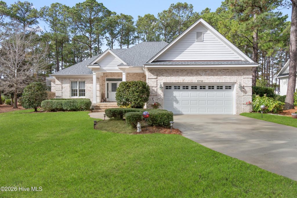3302 Sawgrass Circle SE, Southport, NC 28461