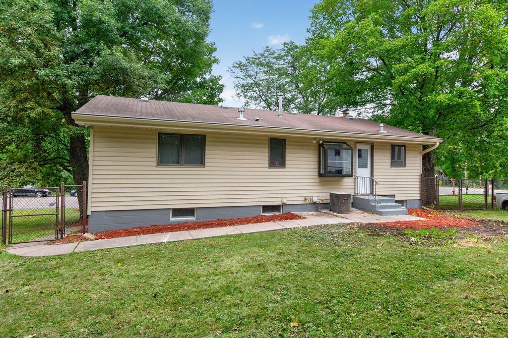 204 7th Street S, Buffalo, MN 55313 — photo 2