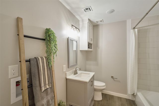 309 S Magnolia Street, Tomball, TX 77375