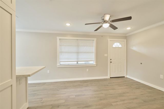 309 S Magnolia Street, Tomball, TX 77375