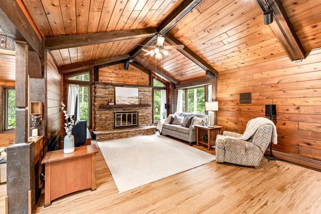 W208S6977 High Bluff DRIVE, Muskego, WI 53150