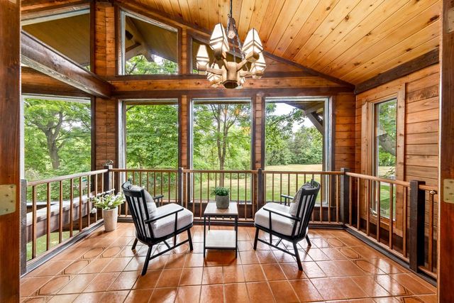 W208S6977 High Bluff DRIVE, Muskego, WI 53150