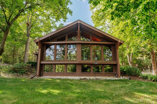 W208S6977 High Bluff DRIVE, Muskego, WI 53150
