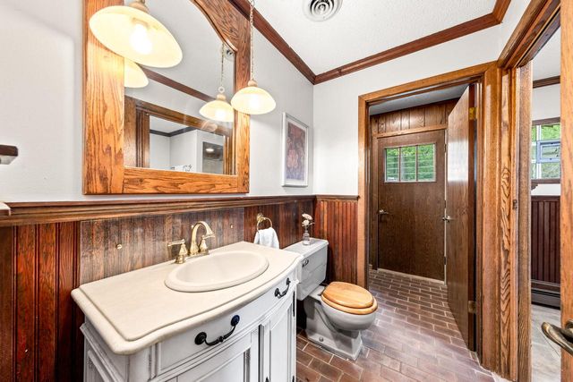 W208S6977 High Bluff DRIVE, Muskego, WI 53150