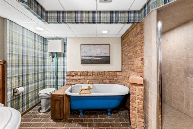 W208S6977 High Bluff DRIVE, Muskego, WI 53150