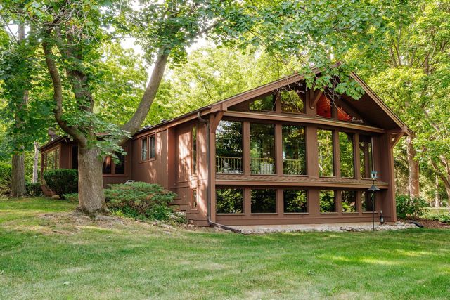 W208S6977 High Bluff DRIVE, Muskego, WI 53150