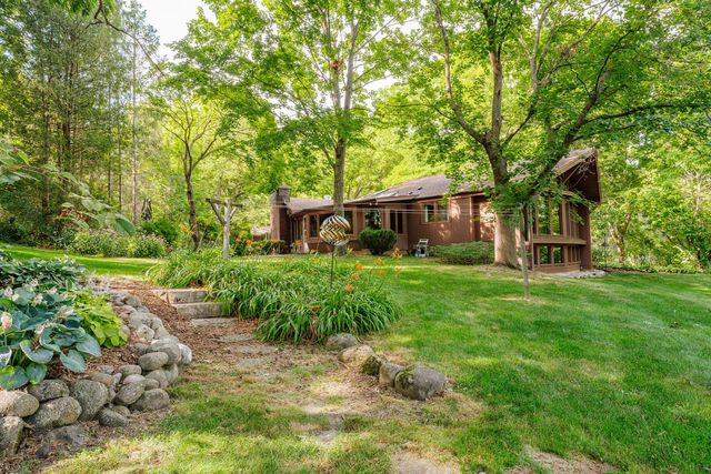 W208S6977 High Bluff DRIVE, Muskego, WI 53150