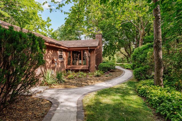W208S6977 High Bluff DRIVE, Muskego, WI 53150
