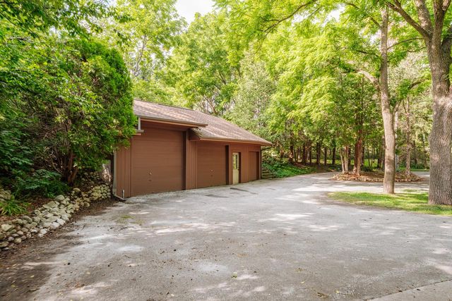 W208S6977 High Bluff DRIVE, Muskego, WI 53150