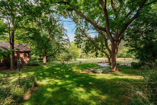 W208S6977 High Bluff DRIVE, Muskego, WI 53150