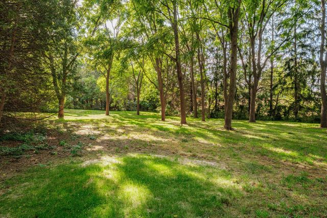 W208S6977 High Bluff DRIVE, Muskego, WI 53150