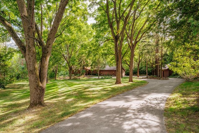 W208S6977 High Bluff DRIVE, Muskego, WI 53150