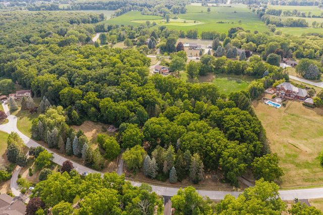 W208S6977 High Bluff DRIVE, Muskego, WI 53150