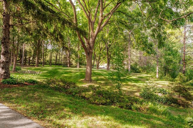 W208S6977 High Bluff DRIVE, Muskego, WI 53150
