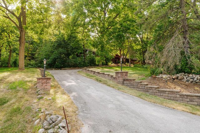 W208S6977 High Bluff DRIVE, Muskego, WI 53150