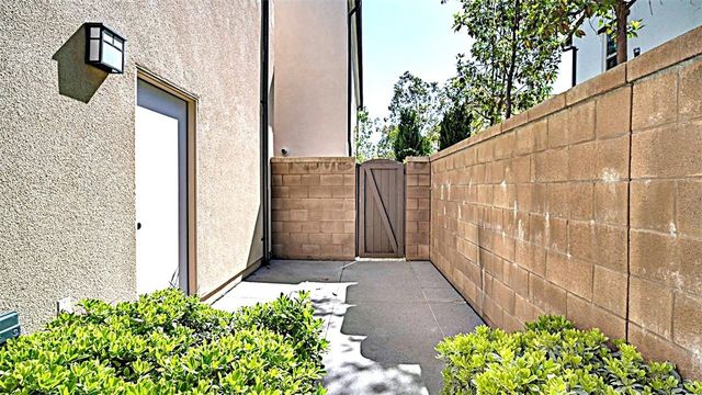 112 WALKING STICK, Irvine, CA 92618