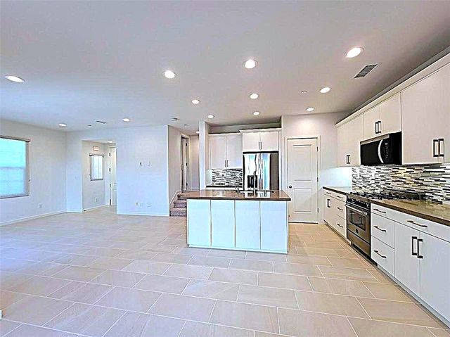 112 WALKING STICK, Irvine, CA 92618