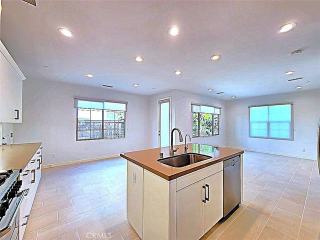 112 WALKING STICK, Irvine, CA 92618
