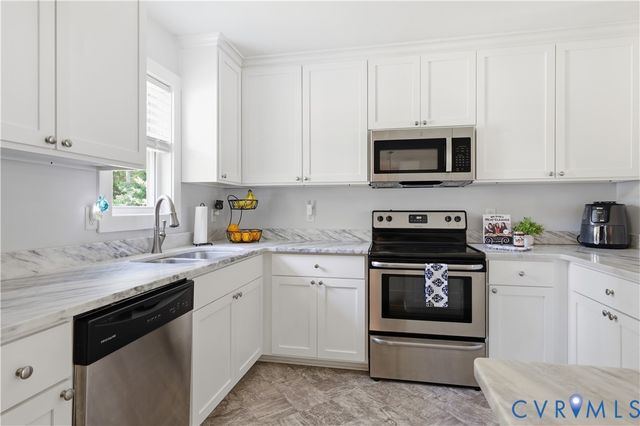 1573 Dogwood Rd, Powhatan, VA 23139