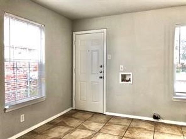 5010 Sunshine Drive, Fort Worth, TX 76105