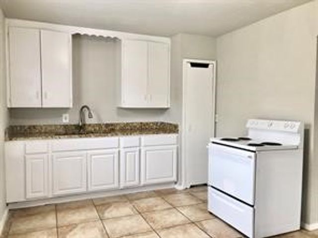 5010 Sunshine Drive, Fort Worth, TX 76105