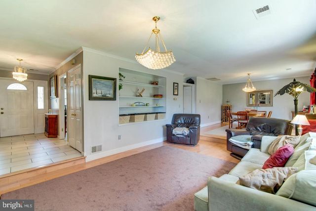 8857 GLENRIDGE CT, Vienna, VA 22182
