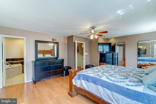 8857 GLENRIDGE CT, Vienna, VA 22182