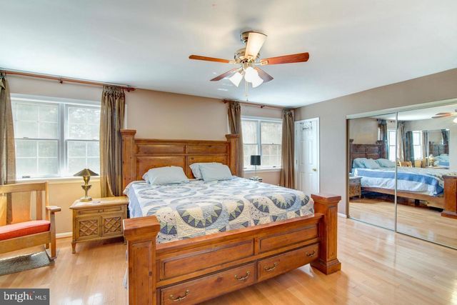 8857 GLENRIDGE CT, Vienna, VA 22182