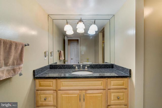 8857 GLENRIDGE CT, Vienna, VA 22182
