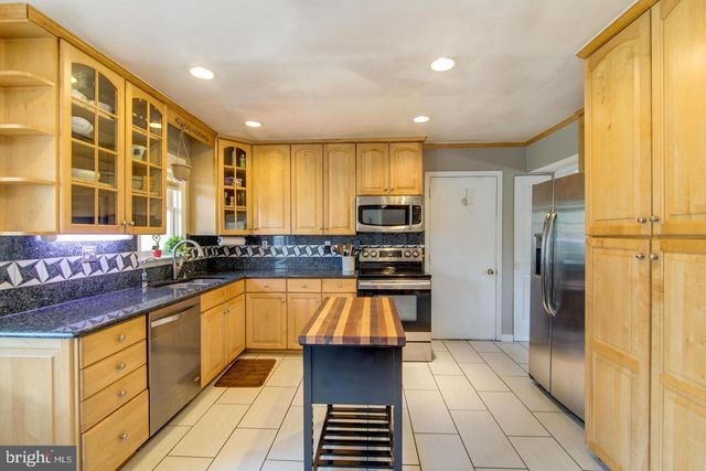 8857 GLENRIDGE CT, Vienna, VA 22182