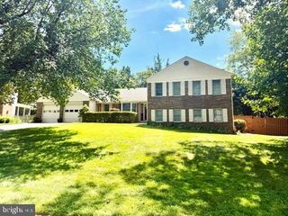 8857 GLENRIDGE CT, Vienna, VA 22182