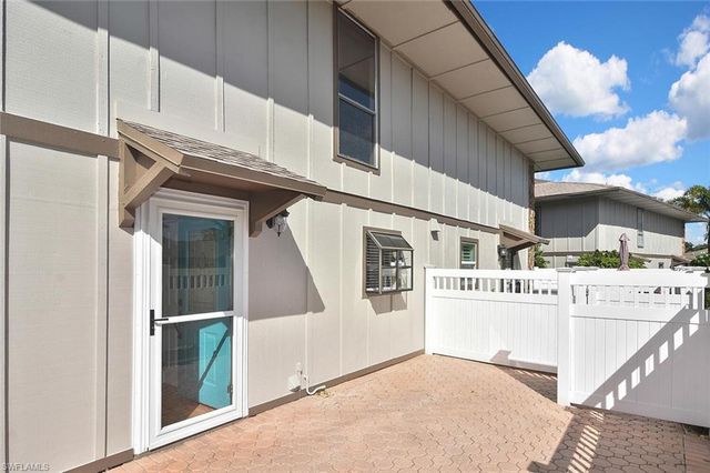4295 Island CIR 2, Fort Myers, FL 33919
