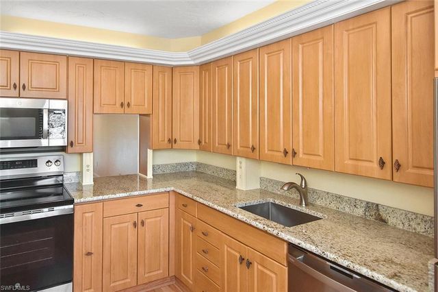4295 Island CIR 2, Fort Myers, FL 33919