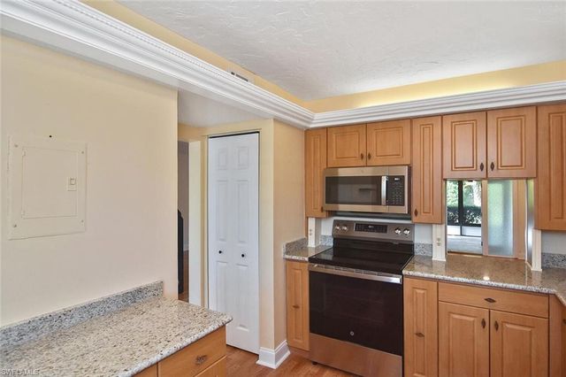 4295 Island CIR 2, Fort Myers, FL 33919