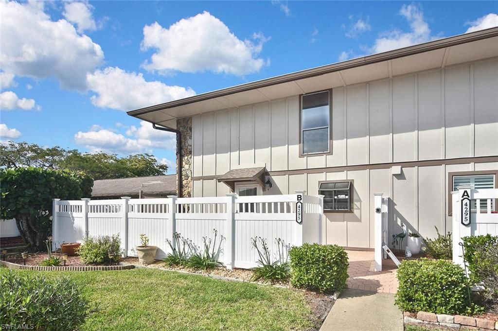 4295 Island CIR 2, Fort Myers, FL 33919