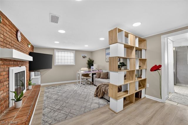 1178 Golden Gate Boulevard, Mayfield Heights, OH 44124