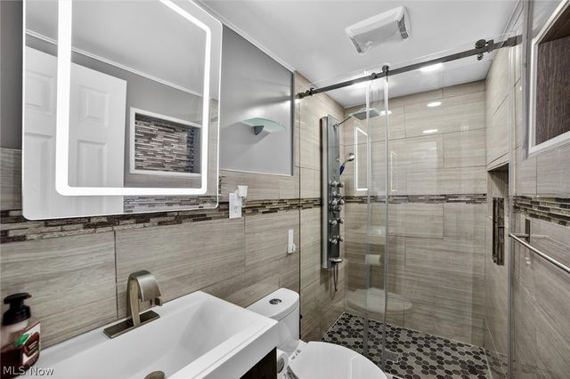 1178 Golden Gate Boulevard, Mayfield Heights, OH 44124