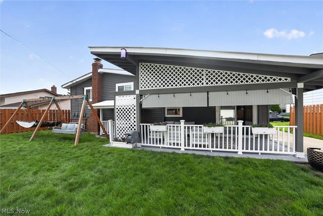 1178 Golden Gate Boulevard, Mayfield Heights, OH 44124