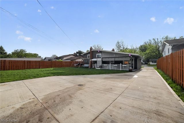 1178 Golden Gate Boulevard, Mayfield Heights, OH 44124