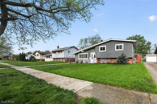 1178 Golden Gate Boulevard, Mayfield Heights, OH 44124