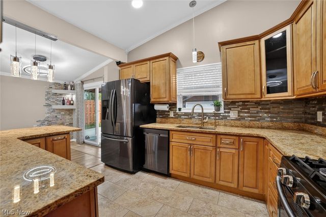 1178 Golden Gate Boulevard, Mayfield Heights, OH 44124