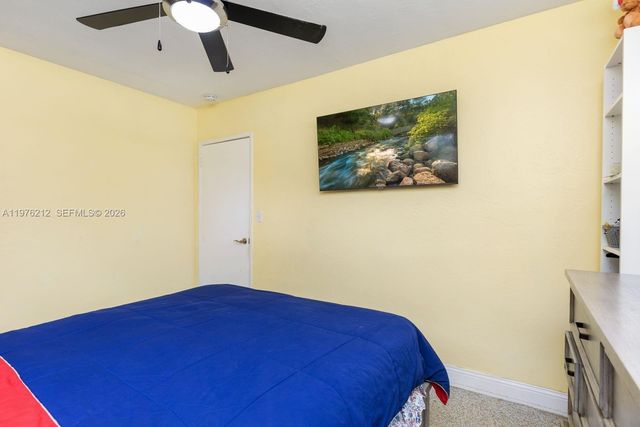 6200 SW 18th St, North Lauderdale, FL 33068