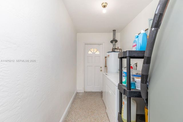 6200 SW 18th St, North Lauderdale, FL 33068